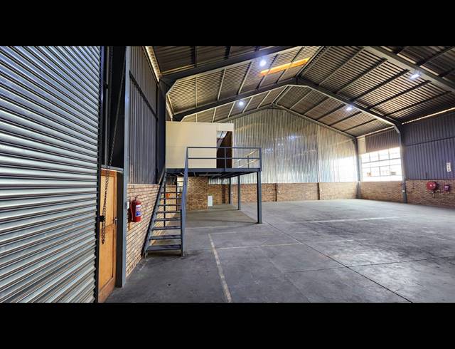 375M² WAREHOUSE TO LET IN ROSSLYN